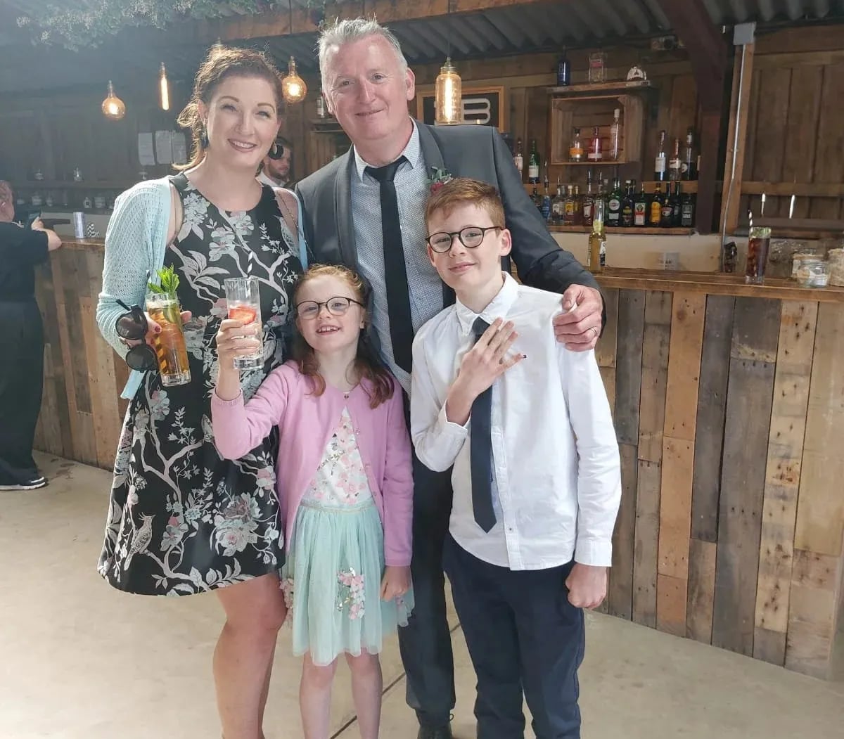 Cặp vợ chồng chi hơn 14 tỷ đồng ra nước ngo&agrave;i mua 6 căn nh&agrave; cổ, 2 nh&agrave; kho v&agrave; 3 mẫu đất để nghỉ hưu: &ldquo;Cảm gi&aacute;c giống như tr&uacute;ng xổ số&rdquo;- Ảnh 1.