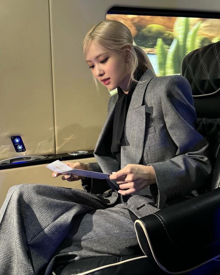 Mỹ nh&acirc;n đẹp nhất thế giới 2025: 360 độ g&oacute;c n&agrave;o cũng phong thần, mặc sang đến nỗi to&agrave;n cầu muốn copy- Ảnh 9.