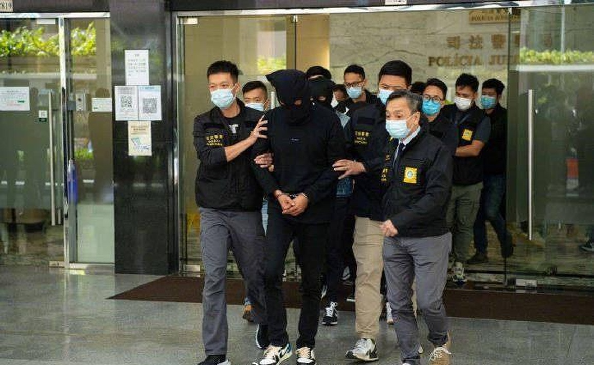 "Nữ diễn vi&ecirc;n phim giờ v&agrave;ng" lấy đại gia, được cầu h&ocirc;n bằng nhẫn 71 tỷ nhưng sống như người gi&uacute;p việc- Ảnh 5.