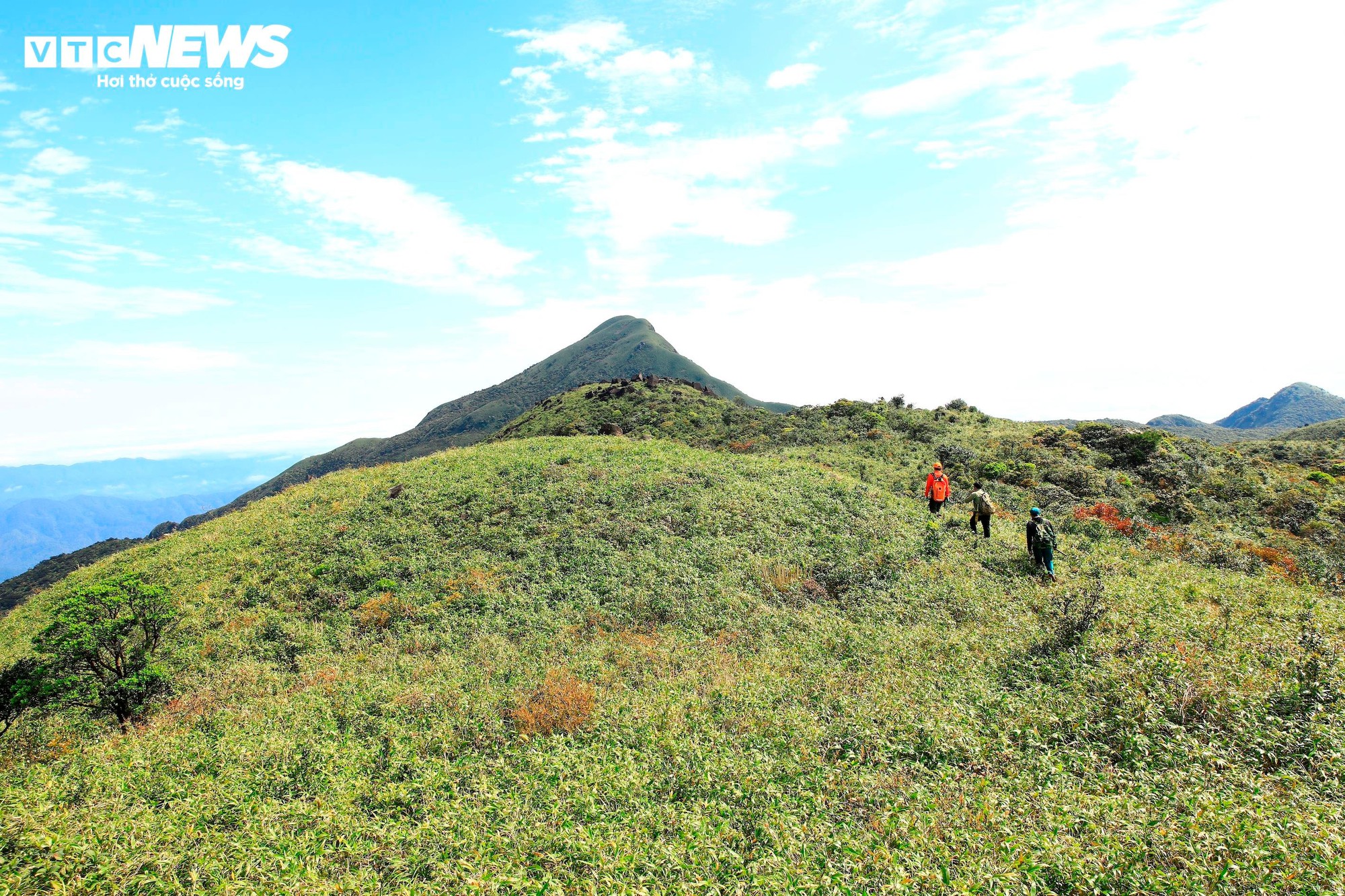 'Săn m&acirc;y', ngắm cảnh đẹp hoang sơ tr&ecirc;n 'n&oacute;c nh&agrave;' Quảng Trị ở d&atilde;y Trường Sơn- Ảnh 11.