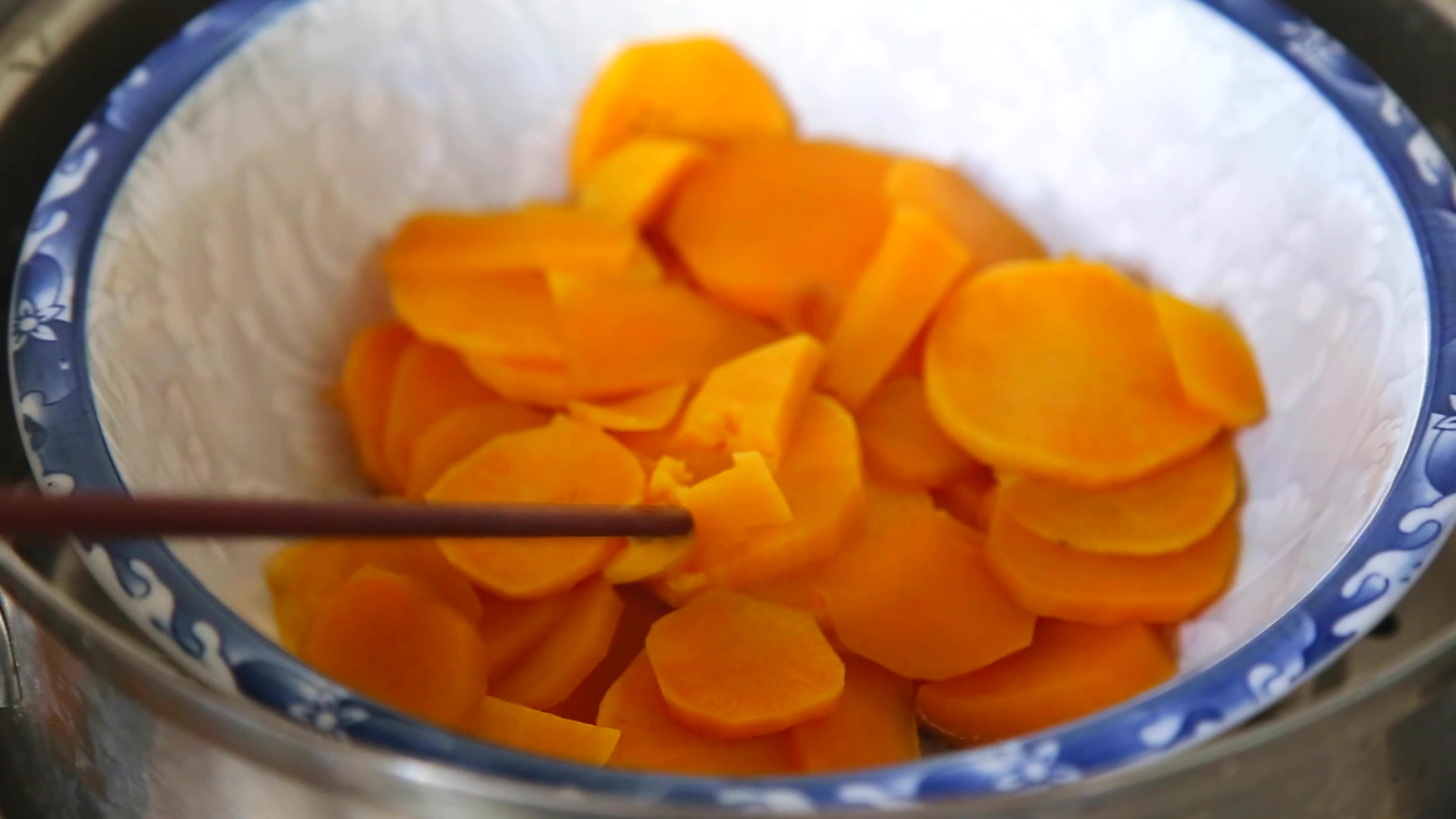 Ngo&agrave;i nướng th&igrave; c&oacute; 4 c&aacute;ch chế biến khoai lang ngon v&agrave; độc đ&aacute;o: L&agrave;m si&ecirc;u nhanh c&oacute; thể d&ugrave;ng ăn s&aacute;ng, trưa hoặc bữa xế- Ảnh 20.