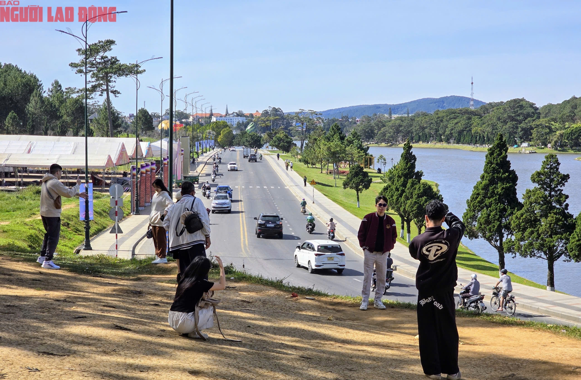 Con dốc "view siêu đẹp" ở Đà Lạt thu hút khách check-in từ sáng đến chiều- Ảnh 6. Con dốc "view siêu đẹp" ở Đà Lạt thu hút khách check-in từ sáng đến chiều- Ảnh 6.