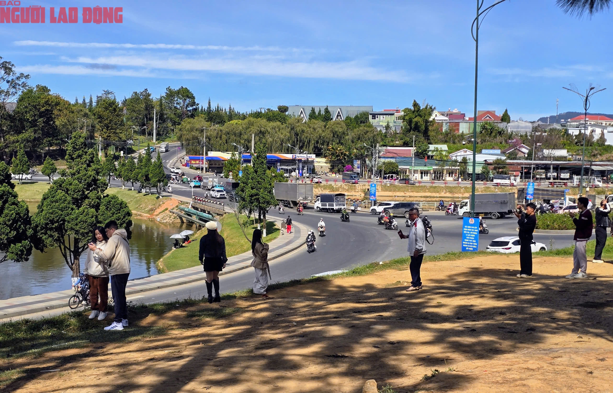 Con dốc "view siêu đẹp" ở Đà Lạt thu hút khách check-in từ sáng đến chiều- Ảnh 7. Con dốc "view siêu đẹp" ở Đà Lạt thu hút khách check-in từ sáng đến chiều- Ảnh 7.