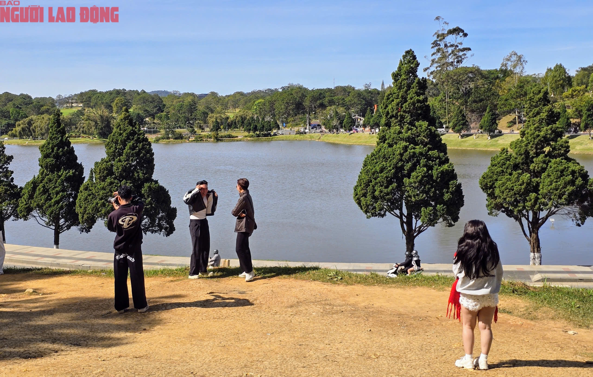 Con dốc "view siêu đẹp" ở Đà Lạt thu hút khách check-in từ sáng đến chiều- Ảnh 8. Con dốc "view siêu đẹp" ở Đà Lạt thu hút khách check-in từ sáng đến chiều- Ảnh 8.