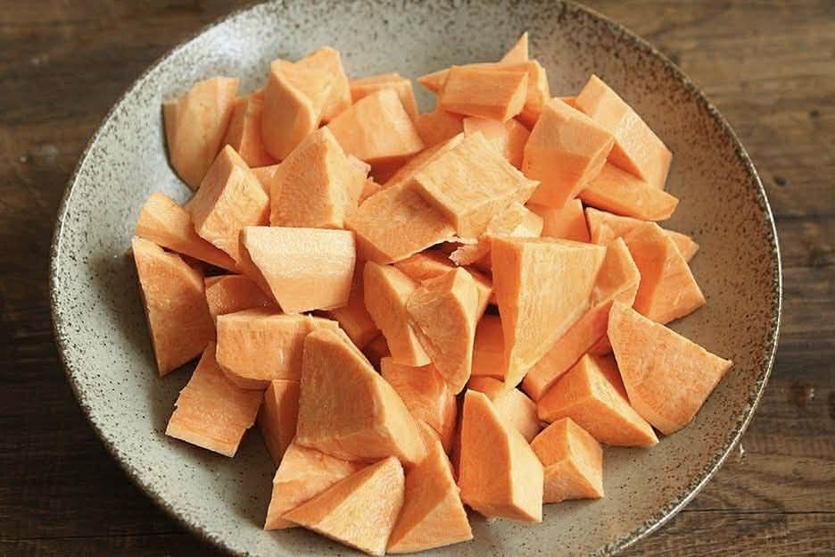 Ngo&agrave;i nướng th&igrave; c&oacute; 4 c&aacute;ch chế biến khoai lang ngon v&agrave; độc đ&aacute;o: L&agrave;m si&ecirc;u nhanh c&oacute; thể d&ugrave;ng ăn s&aacute;ng, trưa hoặc bữa xế- Ảnh 4.