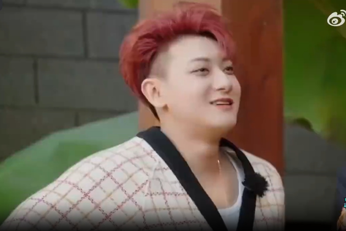 “Anh sếp showbiz” tăng lên gần 100kg hậu say đắm nàng thơ gen Z- Ảnh 2. “Anh sếp showbiz” tăng lên gần 100kg hậu say đắm nàng thơ gen Z- Ảnh 2.