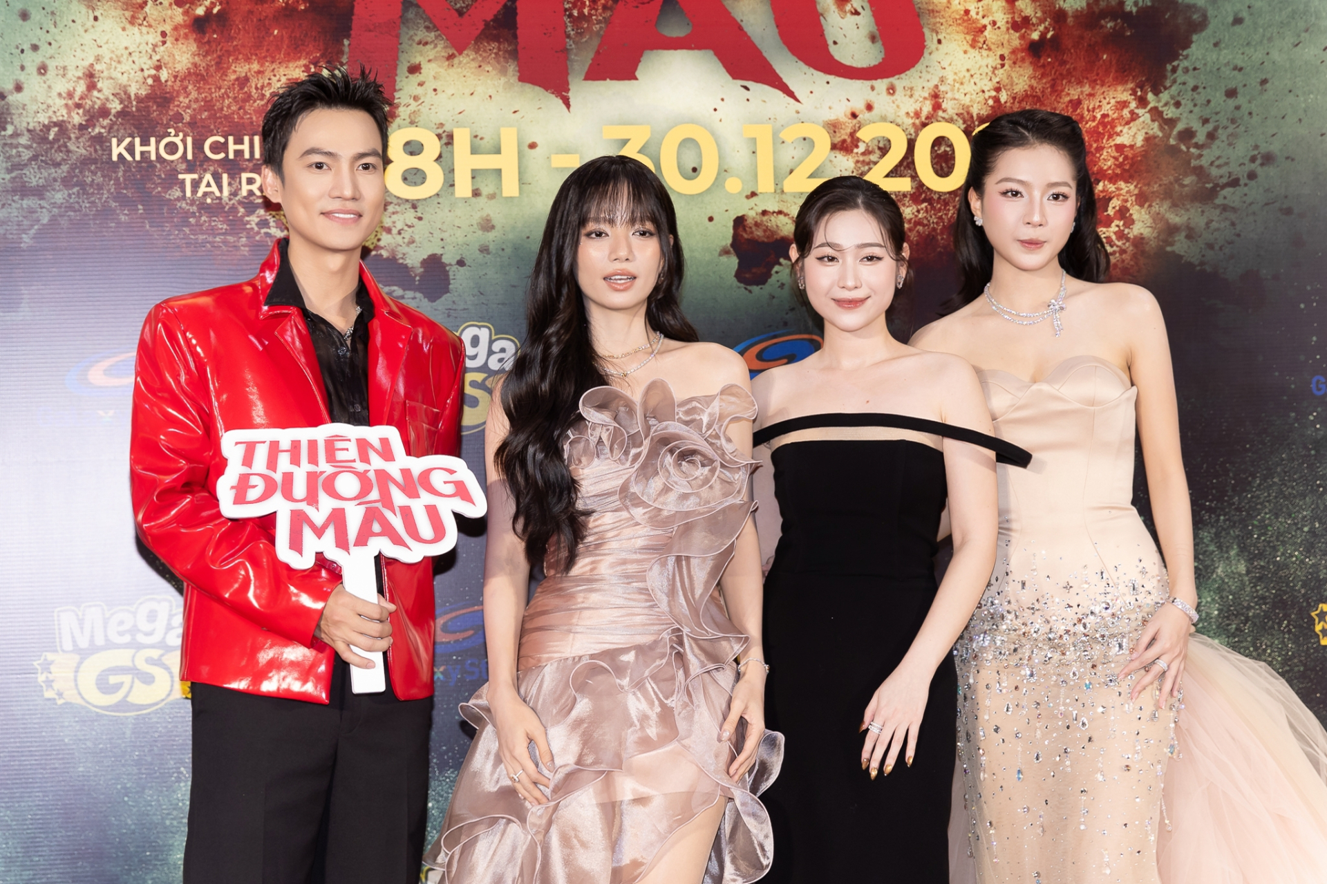 Ai đ&oacute; h&atilde;y cứu lấy mỹ nh&acirc;n Mưa Đỏ- Ảnh 4.