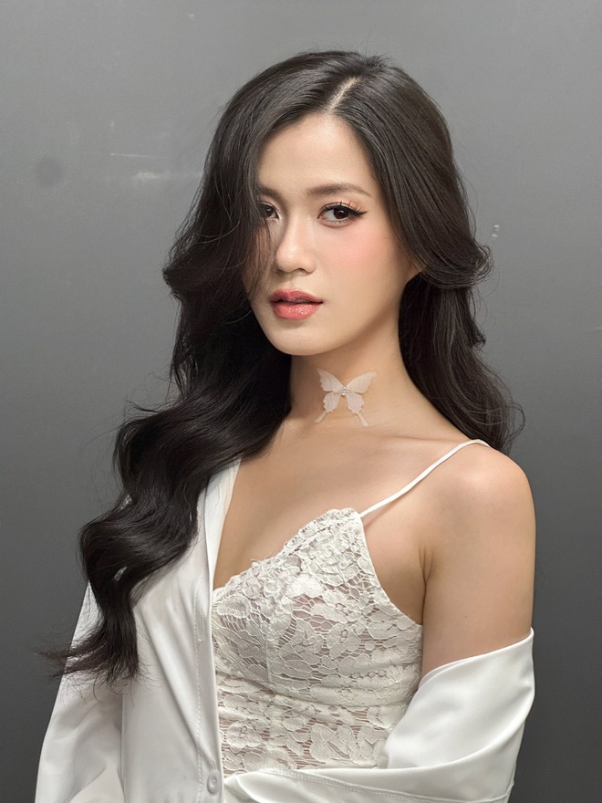 L&acirc;m Vỹ Dạ lại trẻ măng, đ&ocirc;i ch&acirc;n ho&aacute; ra cũng thuộc h&agrave;ng cực phẩm!- Ảnh 7.