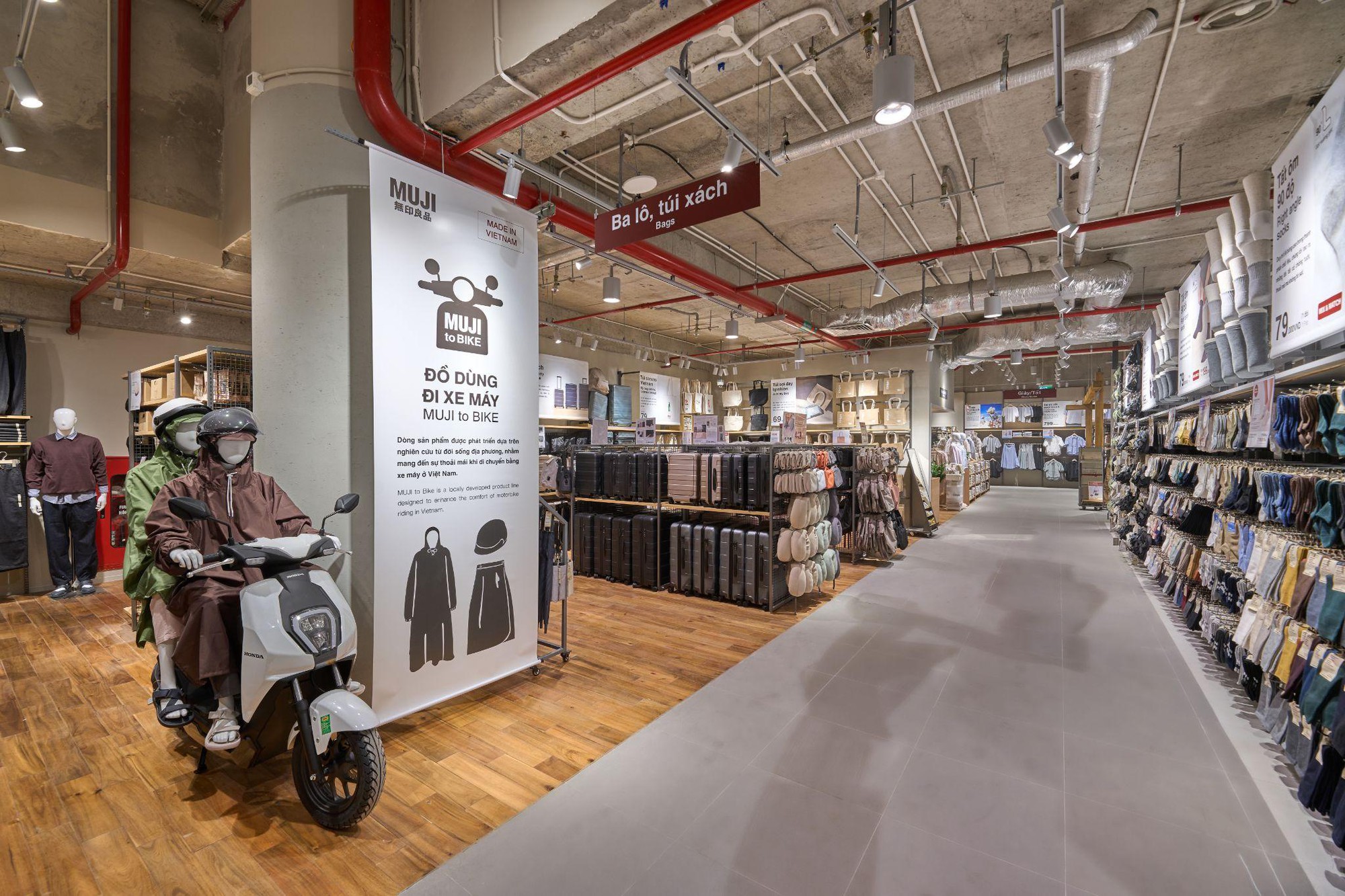 MUJI Hanoi Centre - Điểm đến kh&ocirc;ng thể bỏ qua với t&iacute;n đồ thời trang tối giản- Ảnh 2.