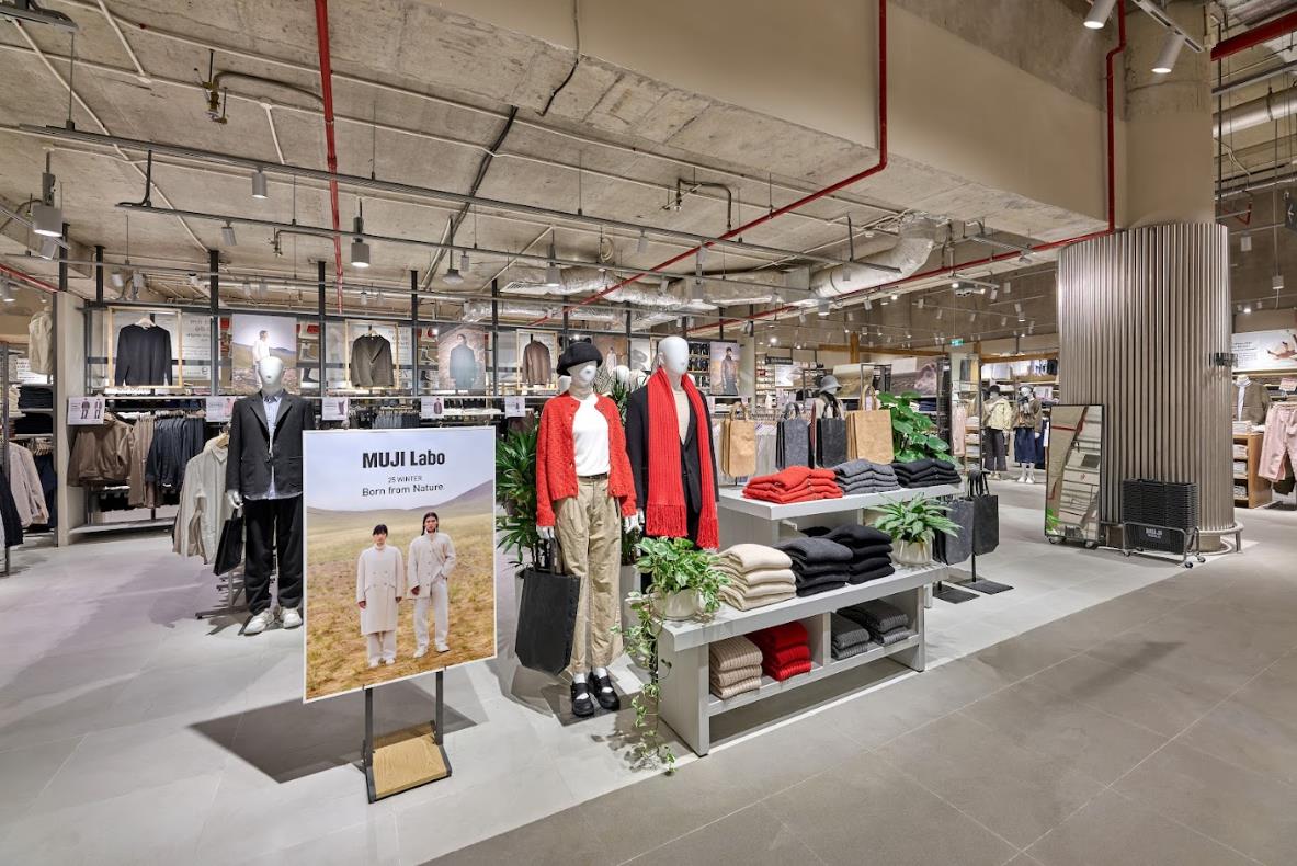 MUJI Hanoi Centre - Điểm đến kh&ocirc;ng thể bỏ qua với t&iacute;n đồ thời trang tối giản- Ảnh 3.
