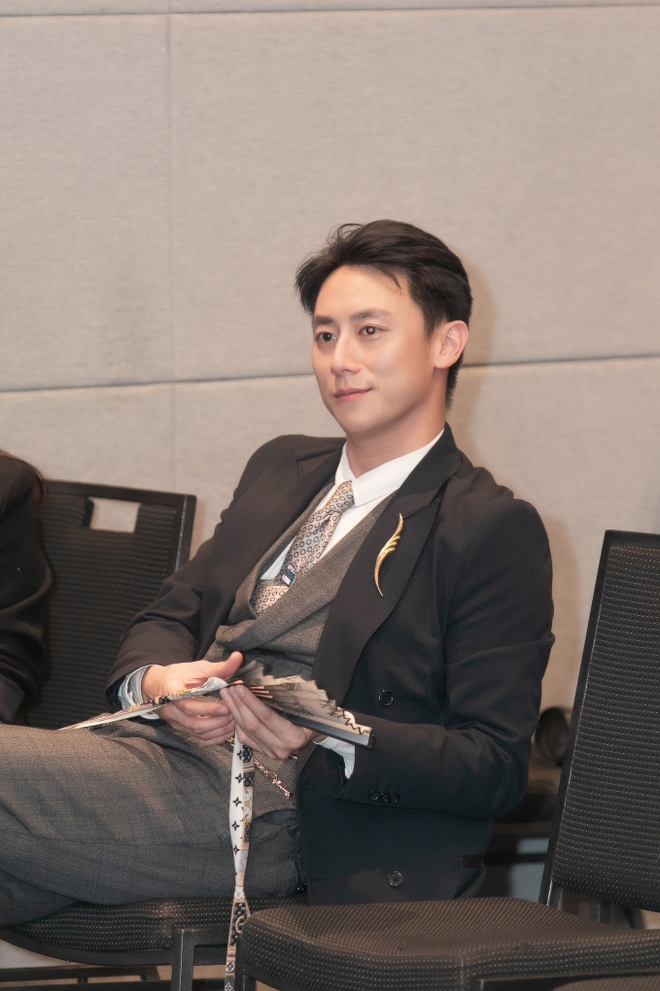 Showbiz Việt c&oacute; 1 c&aacute;i t&ecirc;n b&iacute; ẩn: Đang đẹp trai lẫy lừng bỗng trở n&ecirc;n hốc h&aacute;c rồi cạo đầu, giờ sống ra sao?- Ảnh 8.