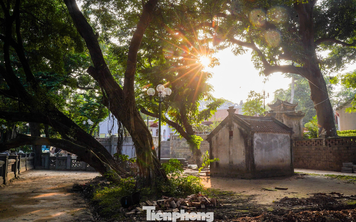 Ng&ocirc;i đền cổ giữa l&ograve;ng H&agrave; Nội th&agrave;nh điểm check-in 'b&iacute; mật' của giới trẻ- Ảnh 14.