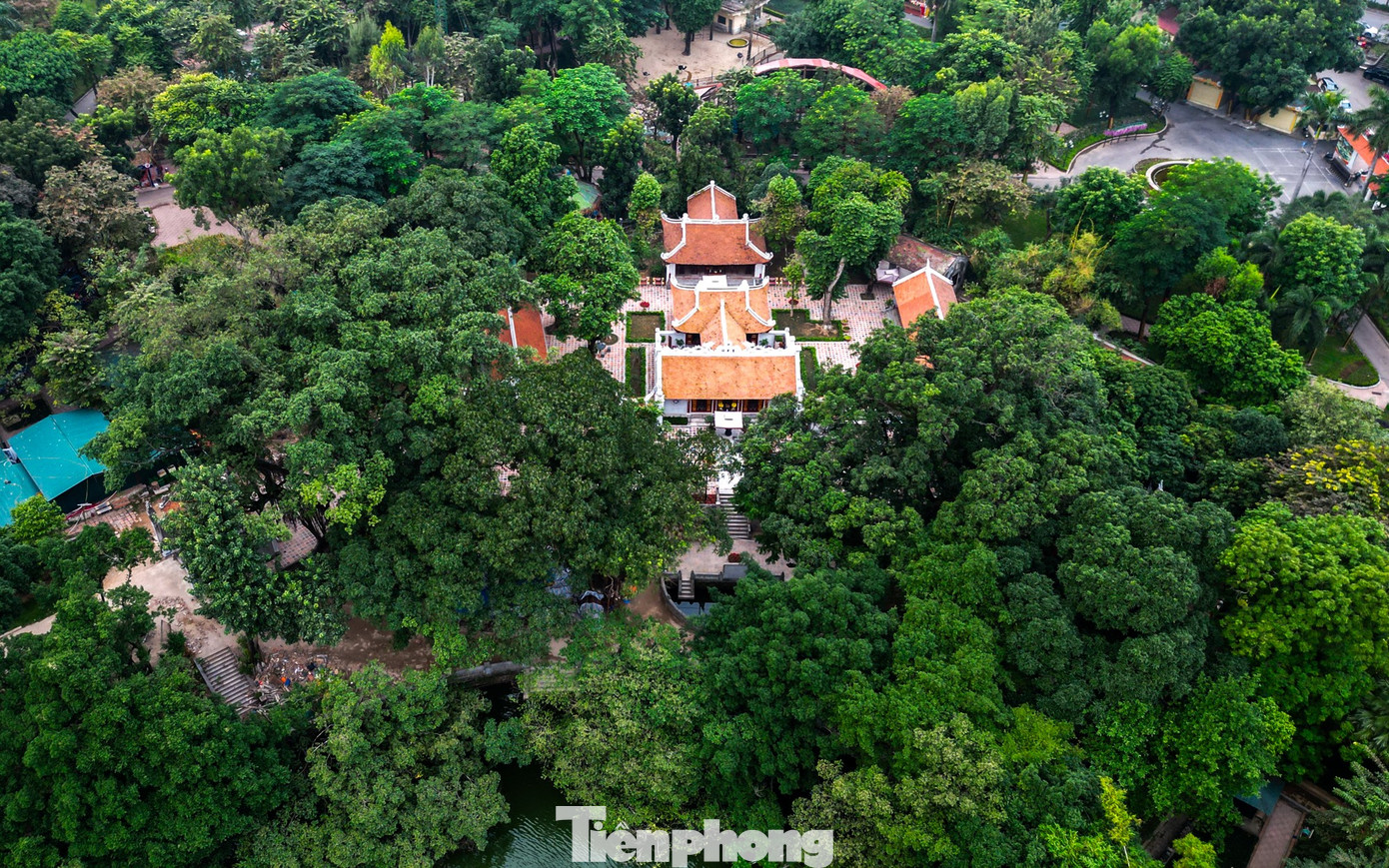Ng&ocirc;i đền cổ giữa l&ograve;ng H&agrave; Nội th&agrave;nh điểm check-in 'b&iacute; mật' của giới trẻ- Ảnh 16.