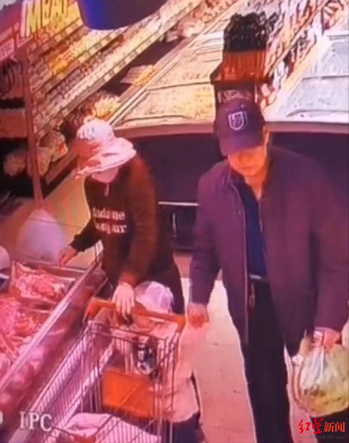 B&eacute; g&aacute;i 2 tuổi su&yacute;t bị bắt c&oacute;c trong si&ecirc;u thị, cảnh s&aacute;t kết luận sốc: "Thủ phạm" v&ocirc; tội!- Ảnh 1.