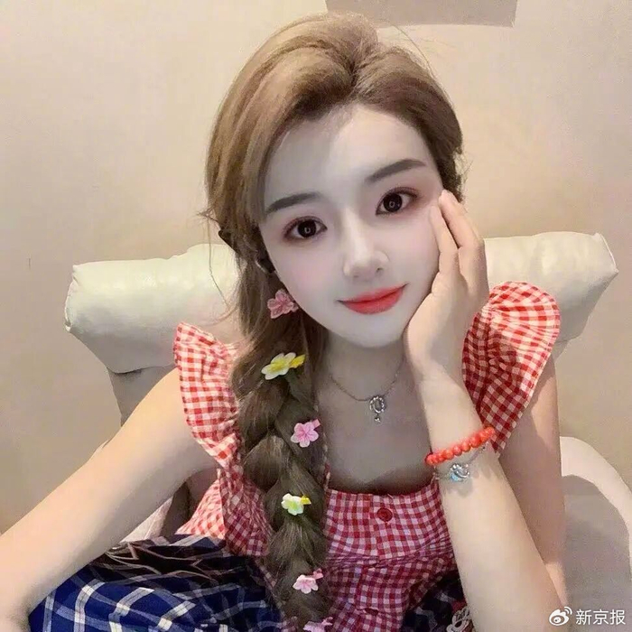 "Hãy Để Tôi Tỏa Sáng" bản đời thực: Gia đình hào môn "bố quan chức, mẹ người mẫu" hoá ra đều là thuê người diễn và cú lừa hôn khiến chú rể sụp đổ- Ảnh 1. "Hãy Để Tôi Tỏa Sáng" bản đời thực: Gia đình hào môn "bố quan chức, mẹ người mẫu" hoá ra đều là thuê người diễn và cú lừa hôn khiến chú rể sụp đổ- Ảnh 1.