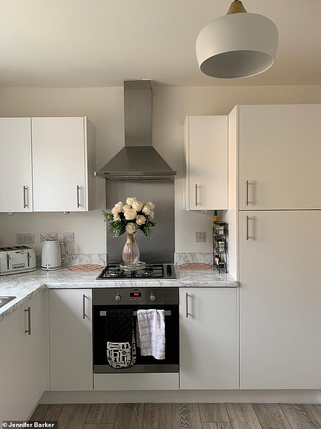 C&ocirc; g&aacute;i 27 tuổi b&aacute;n xe &ocirc; t&ocirc;, sống tiết kiệm để c&oacute; tiền mua căn nh&agrave; hơn 9,5 tỷ đồng: Việc mua nh&agrave; c&oacute; &yacute; nghĩa đặc biệt- Ảnh 2.