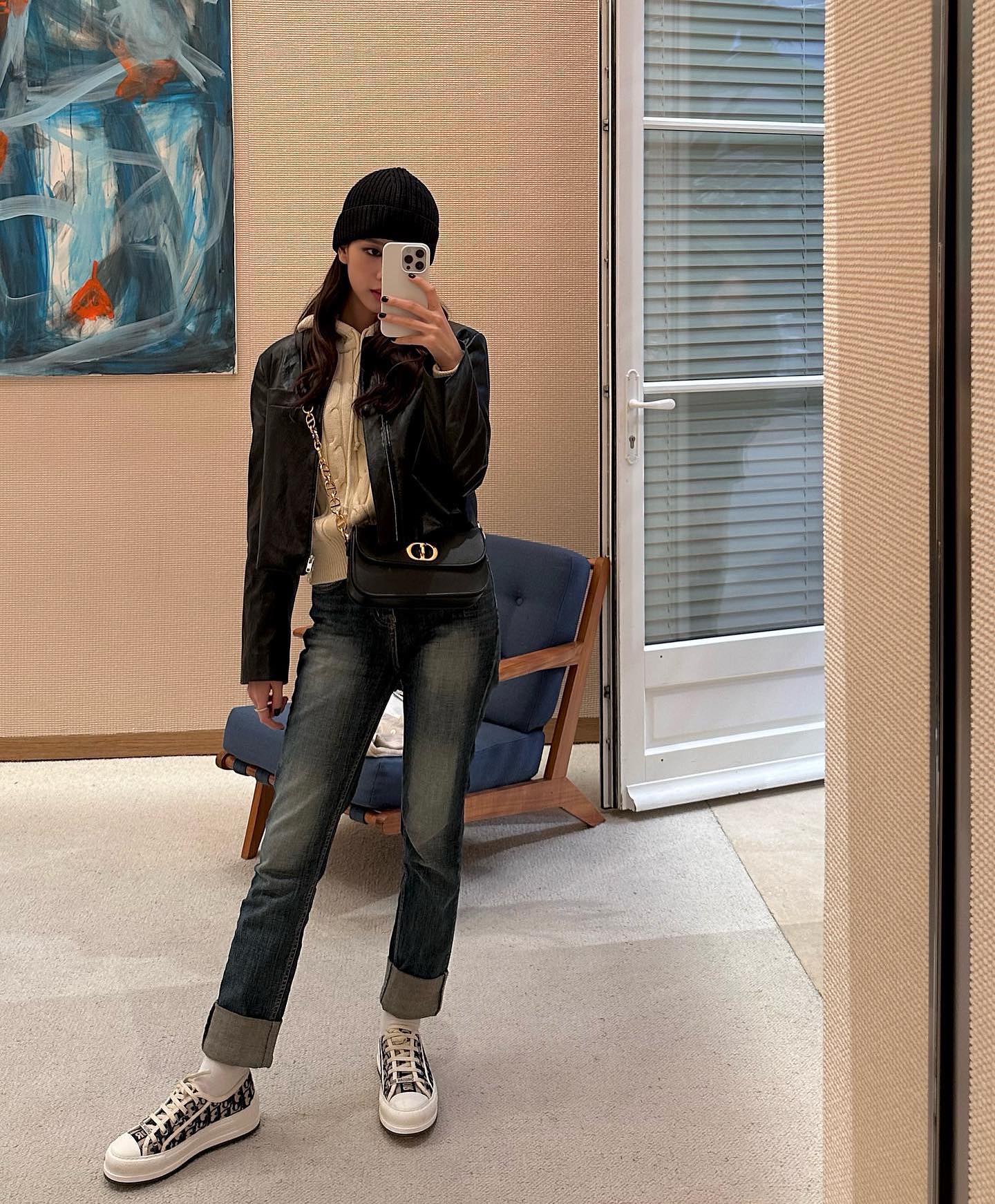 Sao H&agrave;n c&oacute; chiều cao khi&ecirc;m tốn thường diện 5 item để lu&ocirc;n s&agrave;nh điệu, t&ocirc;n d&aacute;ng- Ảnh 8.