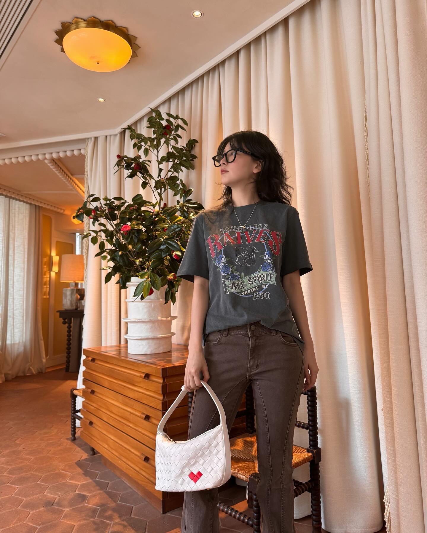 Sao H&agrave;n c&oacute; chiều cao khi&ecirc;m tốn thường diện 5 item để lu&ocirc;n s&agrave;nh điệu, t&ocirc;n d&aacute;ng- Ảnh 9.