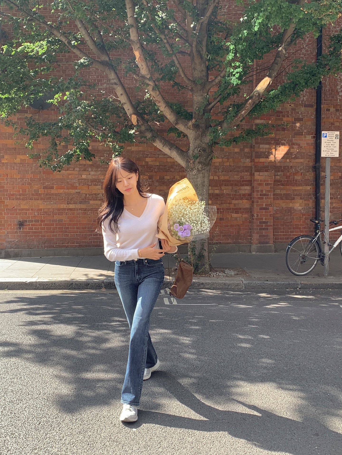 4 mẫu gi&agrave;y hack tuổi cả bộ trang phục, đ&atilde; vậy c&ograve;n chuẩn thanh lịch- Ảnh 7.