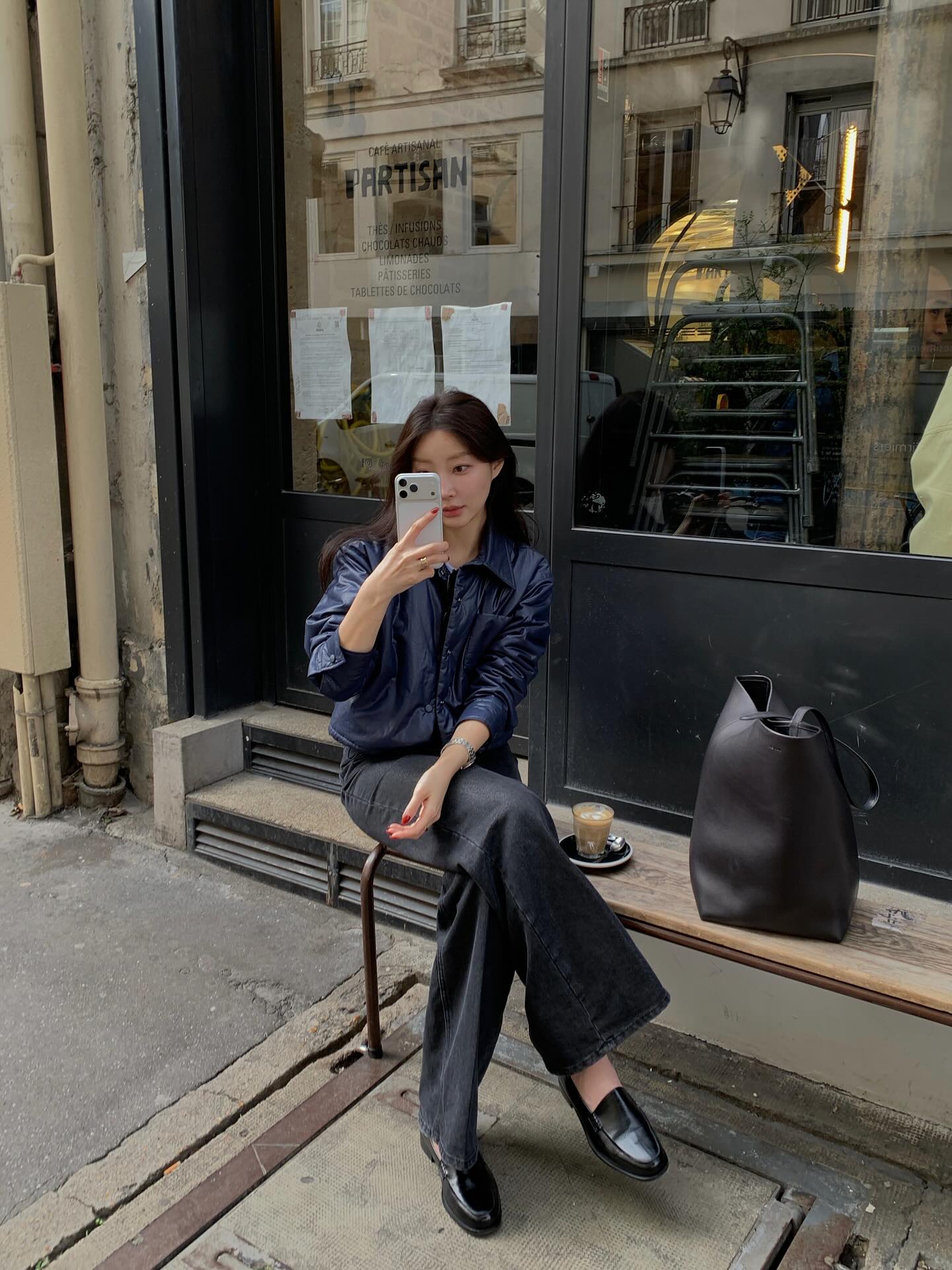 4 mẫu gi&agrave;y hack tuổi cả bộ trang phục, đ&atilde; vậy c&ograve;n chuẩn thanh lịch- Ảnh 2.