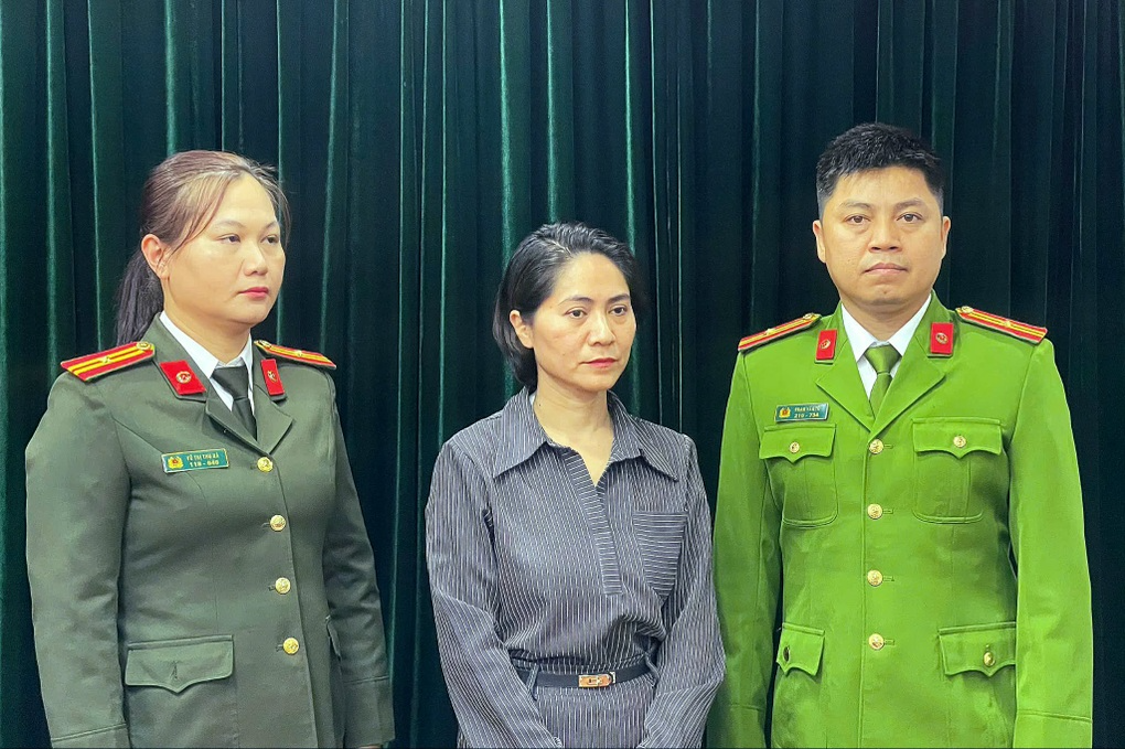 Gi&aacute;m đốc show Về Đ&acirc;y Bốn C&aacute;nh Chim Trời kinh doanh g&igrave; trước khi bị khởi tố?- Ảnh 1.