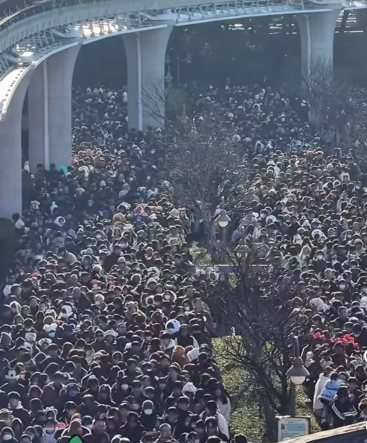 1 điểm du lịch nổi tiếng thất thủ trước biển người ng&agrave;y cuối năm 2025- Ảnh 1.