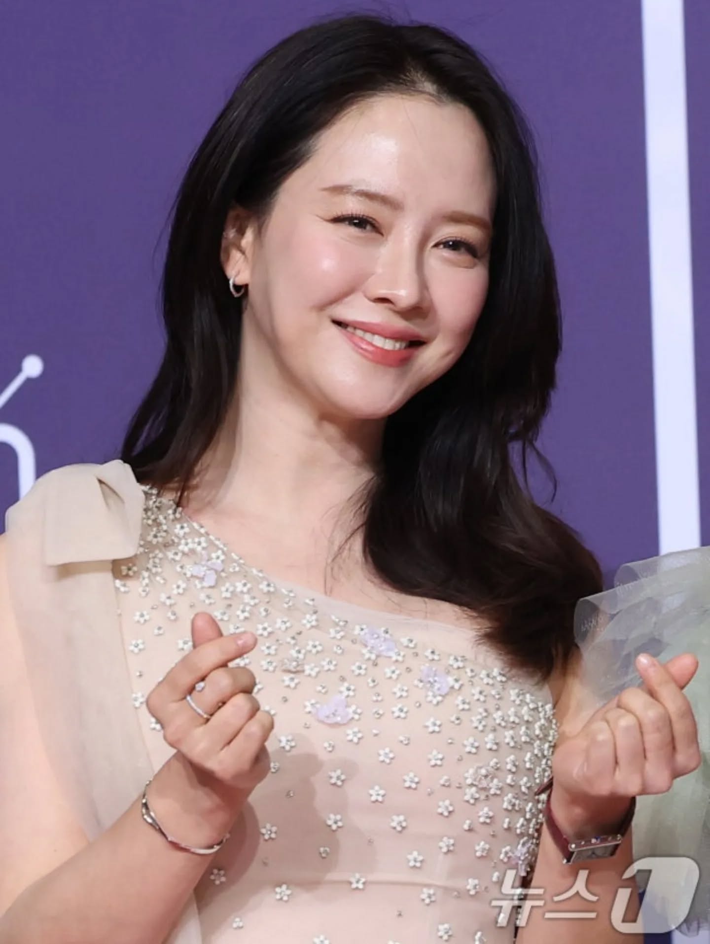 Mỹ nh&acirc;n phim Sex is Zero g&acirc;y sốc với nhan sắc gợi cảm, v&aacute;y xẻ cao cỡ n&agrave;y t&iacute;nh đốt mắt kh&aacute;n giả hả trời- Ảnh 3.