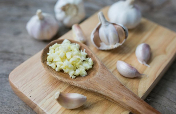 Gia vị trường sinh trong g&oacute;c bếp từ loại củ quen thuộc- Ảnh 2.