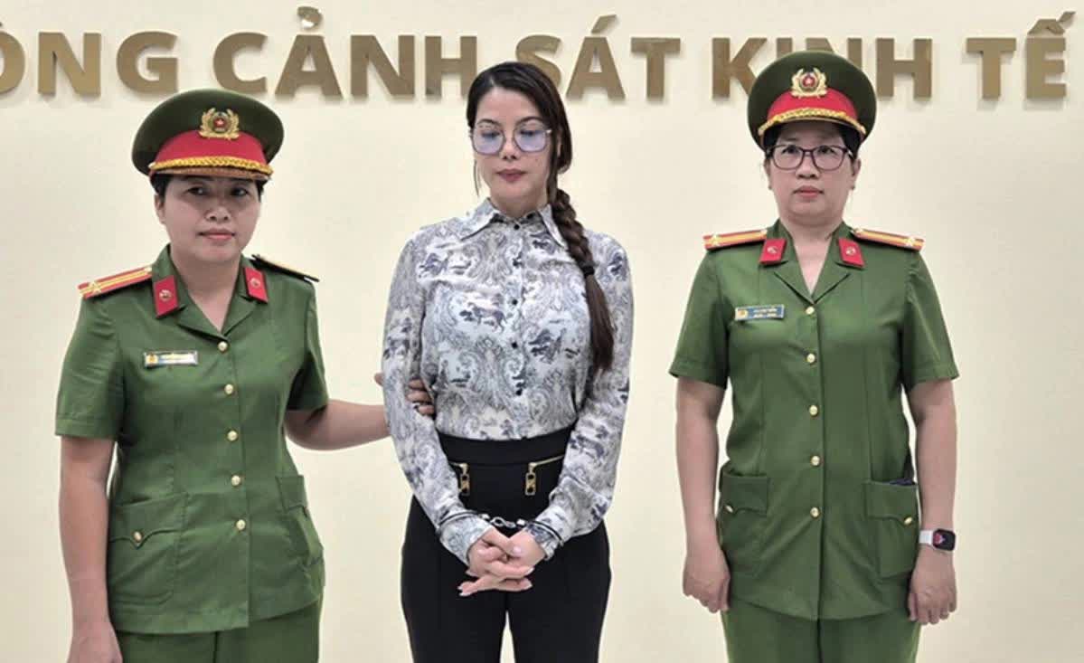 Năm 2025 nhìn lại: 8 vụ bắt giữ người nổi tiếng khiến dư luận bàng hoàng- Ảnh 8. Năm 2025 nhìn lại: 8 vụ bắt giữ người nổi tiếng khiến dư luận bàng hoàng- Ảnh 8.