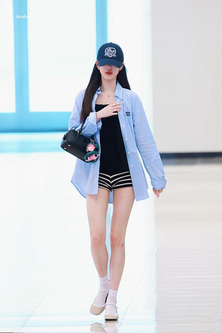 Đoạn video luộm thuộm của c&ocirc;ng ch&uacute;a Kpop bị đ&agrave;o lại, tất cả v&igrave; combo d&eacute;p l&ecirc; v&agrave; tất trắng?- Ảnh 2.