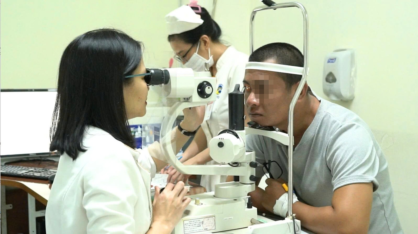 Su&yacute;t m&ugrave; v&igrave; bị đ&acirc;m r&aacute;ch nh&atilde;n cầu, cảnh b&aacute;o về tai nạn lao động m&ugrave;a Tết- Ảnh 1.