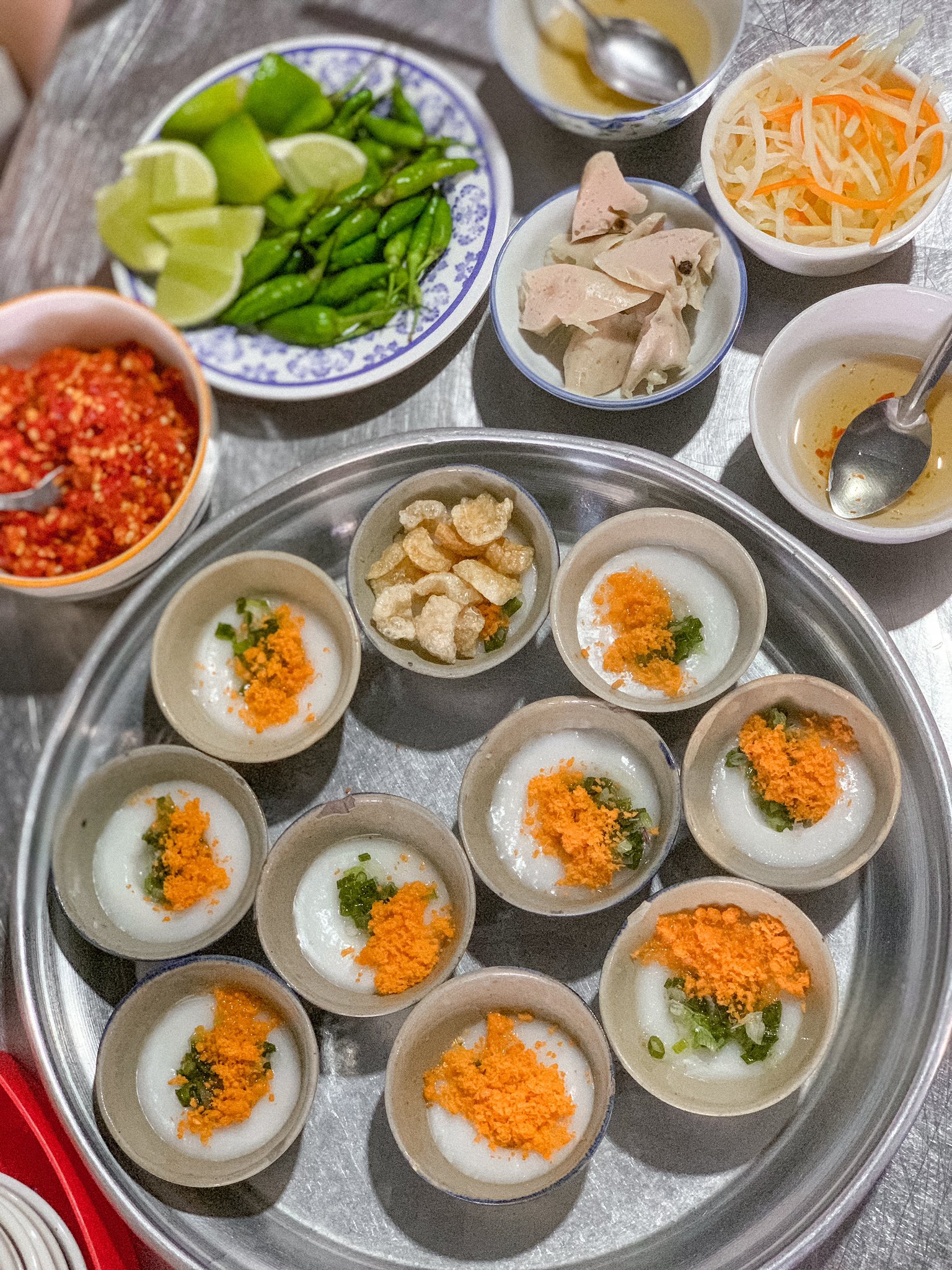 Kh&ocirc;ng phải c&agrave; ph&ecirc;, m&oacute;n ăn Việt chỉ từ 20.000 đồng n&agrave;y mới khiến kh&aacute;ch T&acirc;y nhảy nh&oacute;t kh&ocirc;ng ngừng- Ảnh 3.