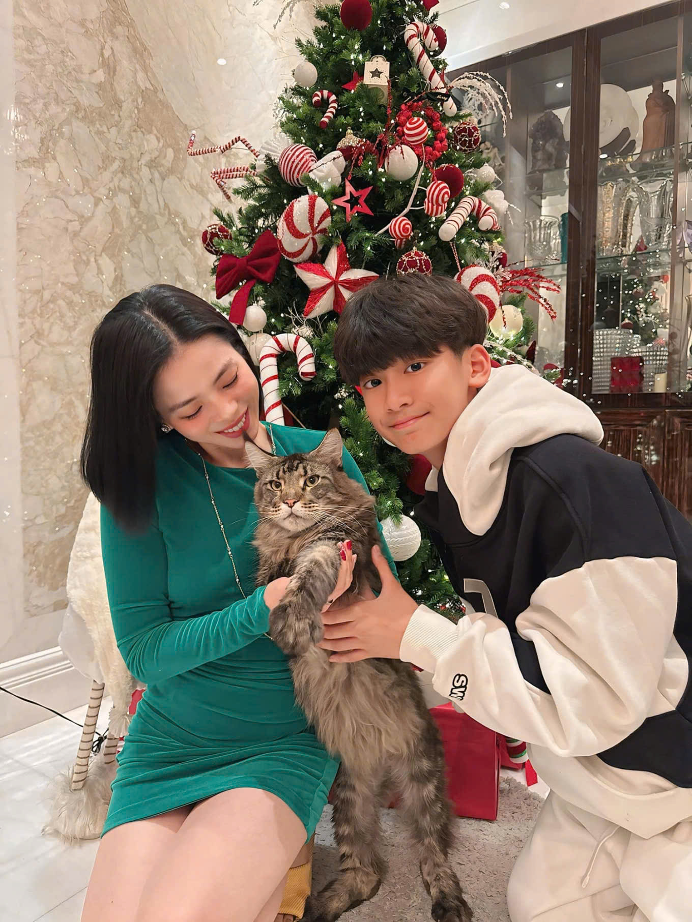 14 tuổi con trai Lệ Quyên đã đến cỡ này- Ảnh 6. 14 tuổi con trai Lệ Quyên đã đến cỡ này- Ảnh 6.