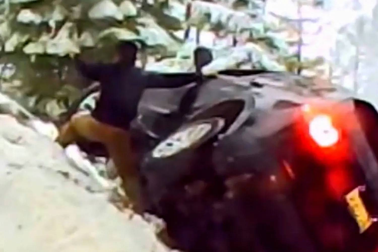 Ph&eacute;p m&agrave;u tr&ecirc;n v&aacute;ch n&uacute;i ng&agrave;y Gi&aacute;ng sinh- Ảnh 1.