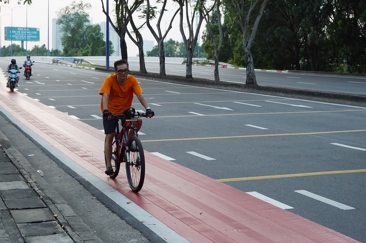 Cận cảnh l&agrave;n đường 6km đẹp như Ch&acirc;u &Acirc;u ở TP.HCM, xe m&aacute;y đi v&agrave;o sẽ bị phạt!- Ảnh 14.