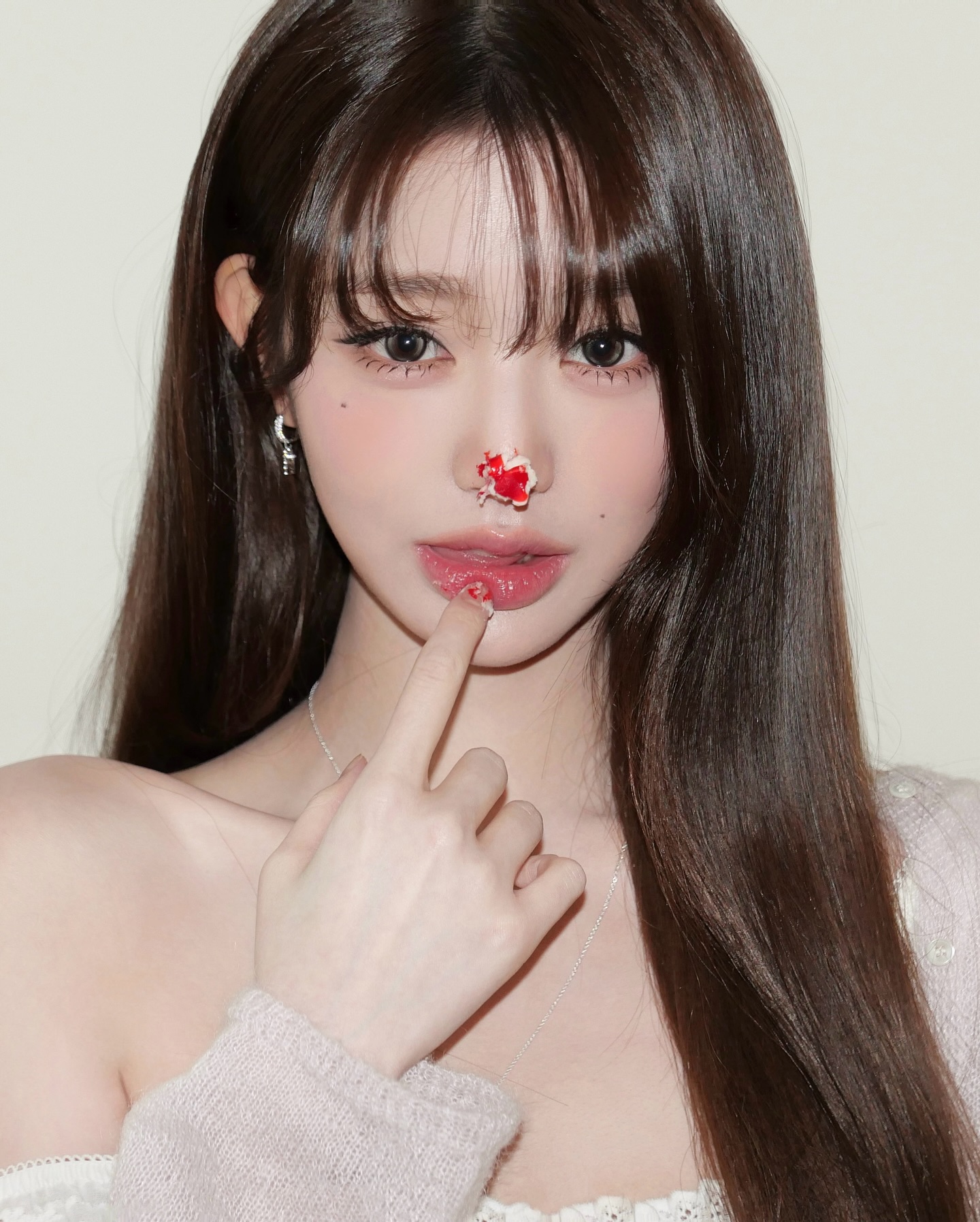 Đoạn video luộm thuộm của c&ocirc;ng ch&uacute;a Kpop bị đ&agrave;o lại, tất cả v&igrave; combo d&eacute;p l&ecirc; v&agrave; tất trắng?- Ảnh 14.