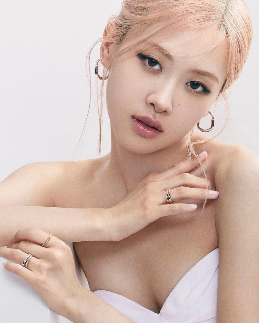 Mỹ nh&acirc;n đẹp nhất thế giới 2025: Từ bị ch&ecirc; k&eacute;m sắc đến ca sĩ số 1 thế giới, g&oacute;p phần th&uacute;c đẩy kinh tế quốc gia- Ảnh 2.