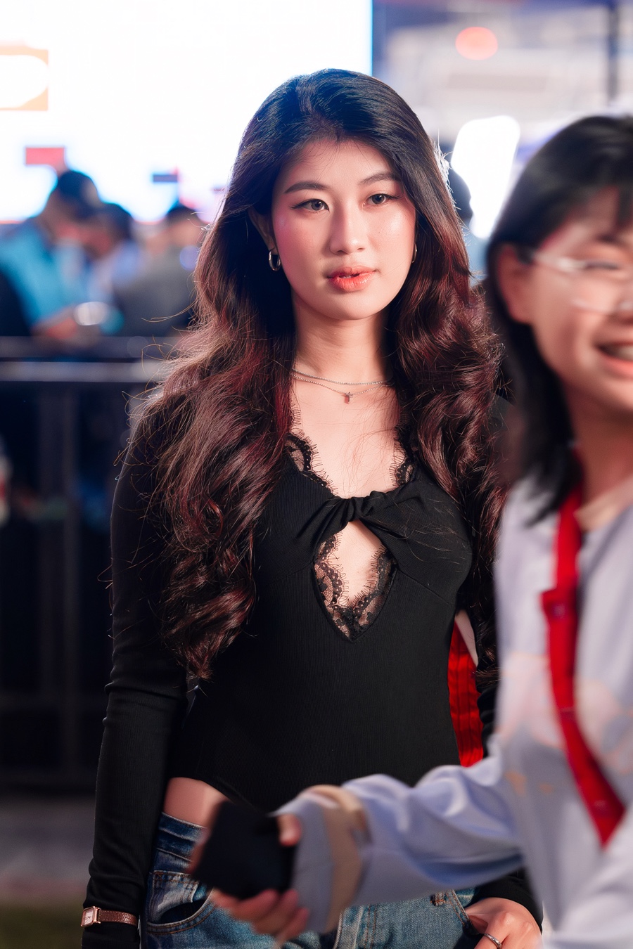 Chưa tới giao thừa m&agrave; kh&ocirc;ng kh&iacute; đ&atilde; cỡ n&agrave;y: Hồ Gươm lung linh &aacute;nh s&aacute;ng, phố T&acirc;y B&ugrave;i Viện "full b&agrave;n"- Ảnh 21.