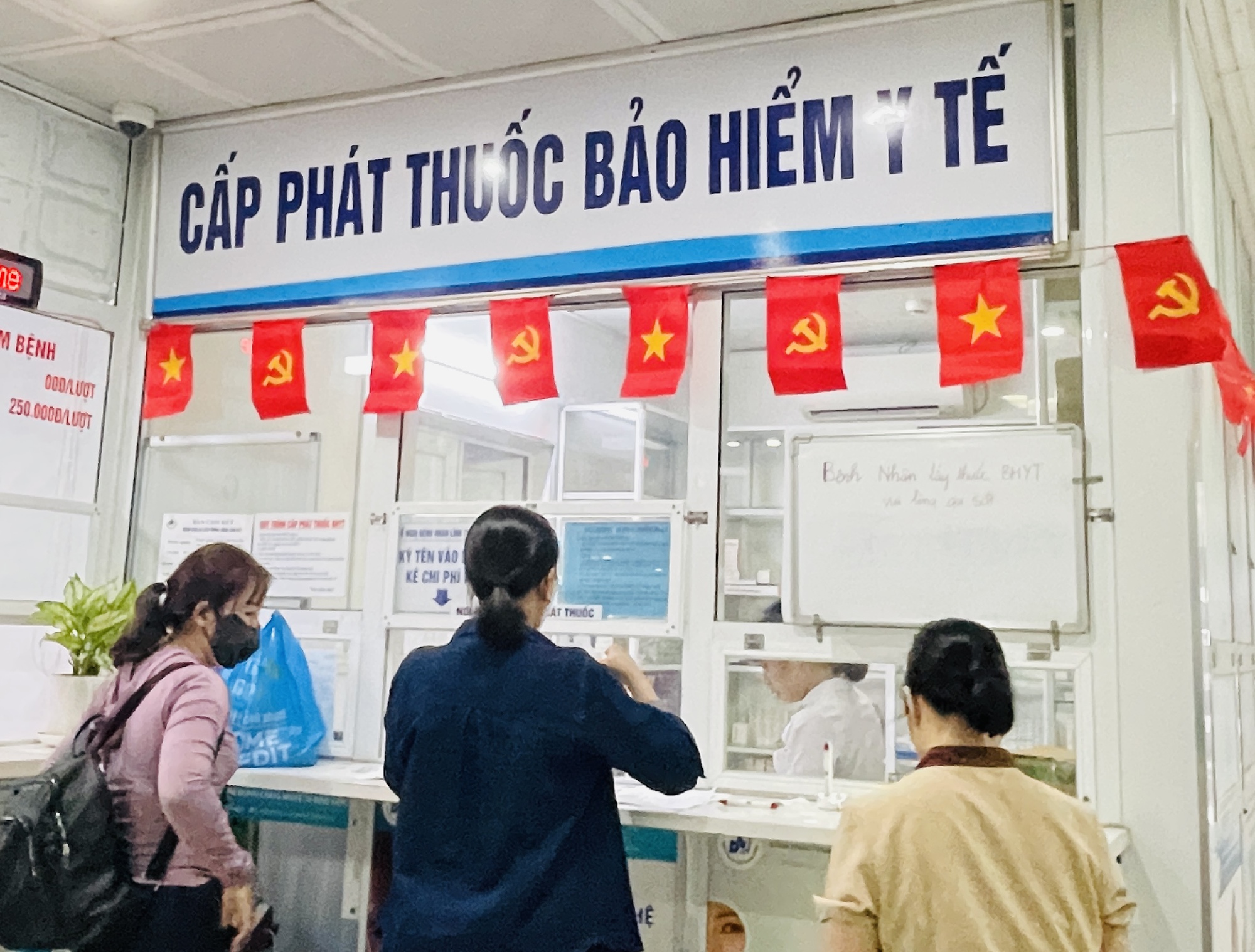 Bộ Y tế nhắc cơ sở y tế k&ecirc; đơn thuốc ngoại tr&uacute; tối đa 90 ng&agrave;y- Ảnh 1.