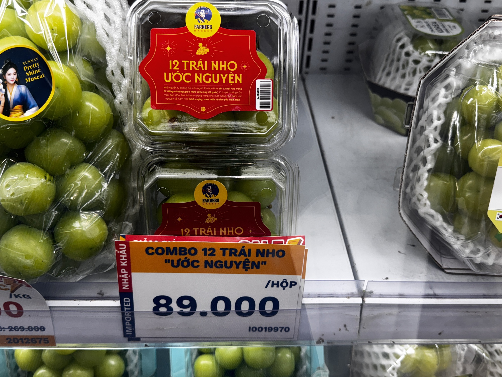 Ra si&ecirc;u thị, cửa h&agrave;ng hoa quả kiểm chứng độ HOT của 12 quả nho ước nguyện: C&oacute; như tr&ecirc;n mạng đồn?- Ảnh 2.