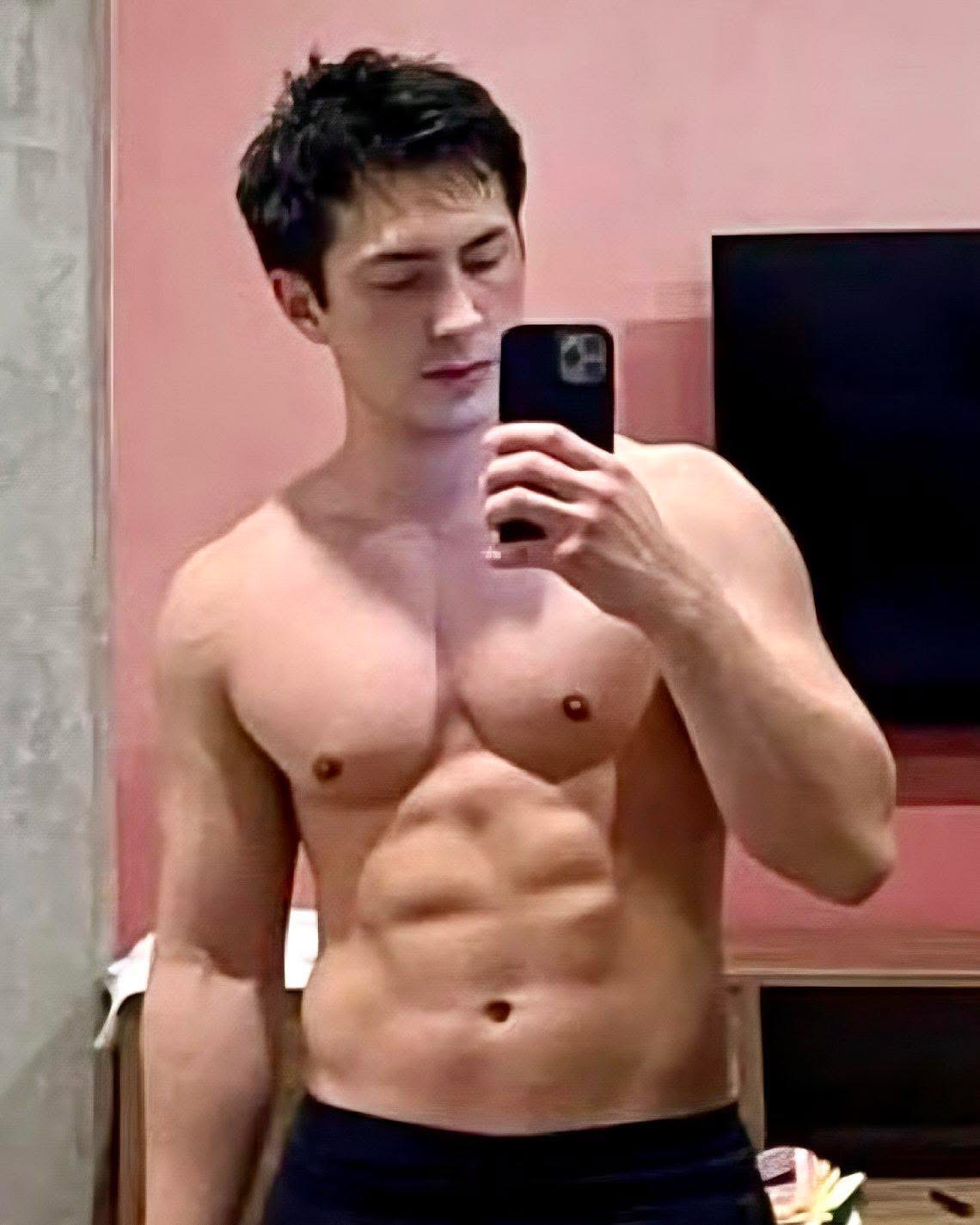 Phim 18+ hay đến mức 1000 người chấm 1 sao vẫn lập kỷ lục 2025, cặp ch&iacute;nh đẹp ho&agrave;n hảo kh&ocirc;ng biết ch&ecirc; chỗ n&agrave;o- Ảnh 7.