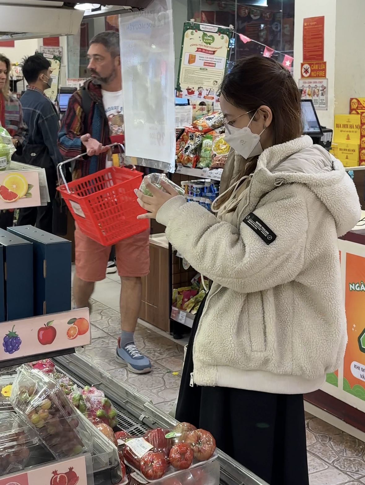 Ra si&ecirc;u thị, cửa h&agrave;ng hoa quả kiểm chứng độ HOT của 12 quả nho ước nguyện: C&oacute; như tr&ecirc;n mạng đồn?- Ảnh 7.