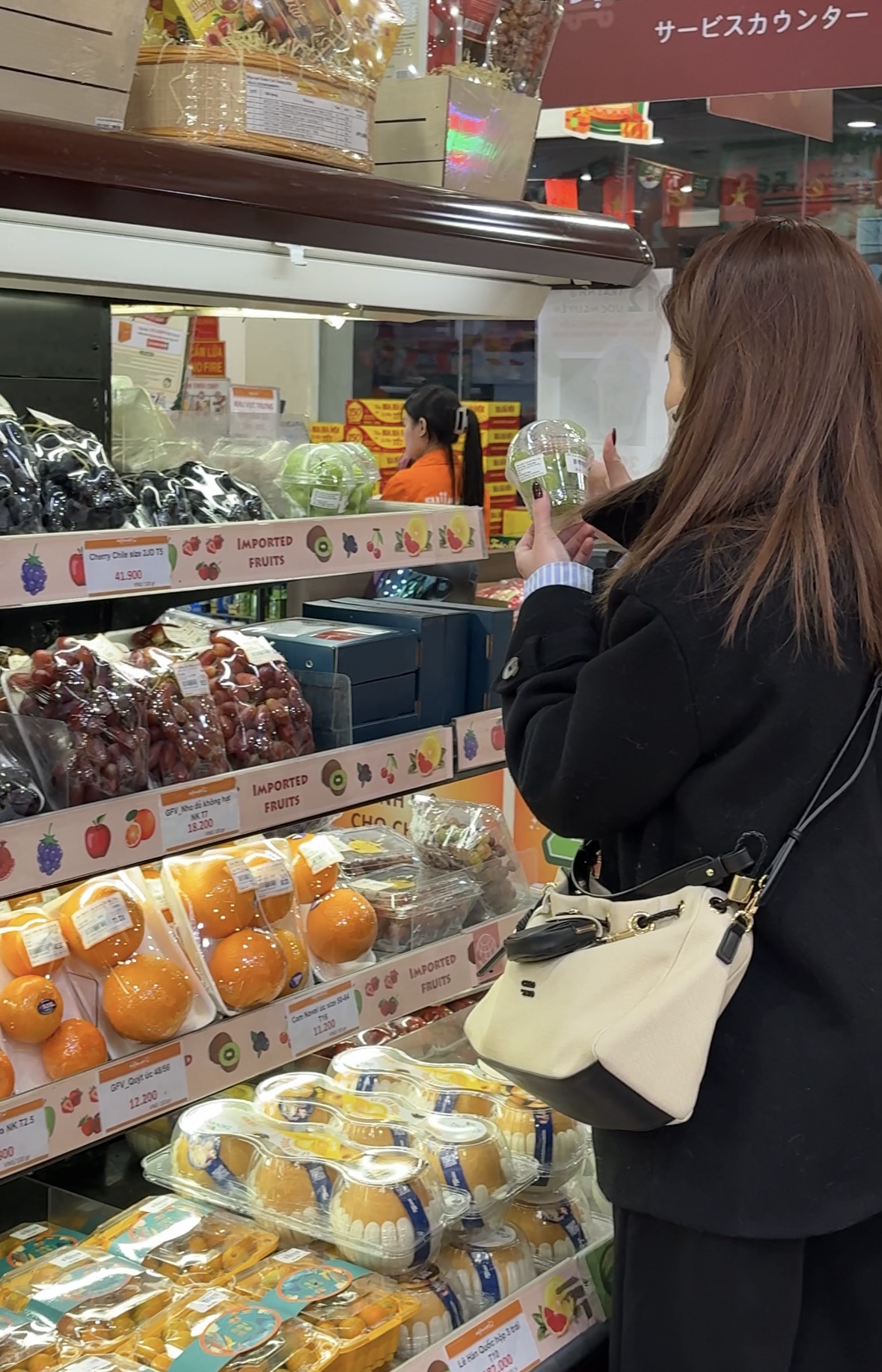 Ra si&ecirc;u thị, cửa h&agrave;ng hoa quả kiểm chứng độ HOT của 12 quả nho ước nguyện: C&oacute; như tr&ecirc;n mạng đồn?- Ảnh 8.