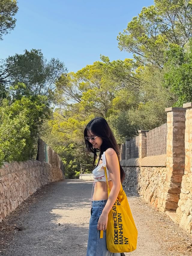 Đ&acirc;y ch&iacute;nh l&agrave; c&ocirc; g&aacute;i gợi cảm nhất đ&ecirc;m giao thừa!- Ảnh 8.