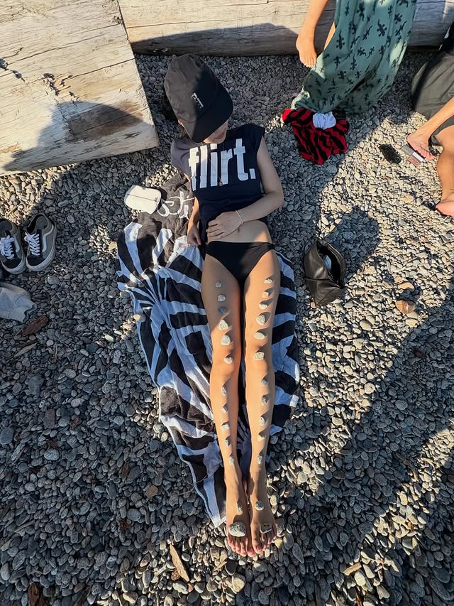 Đ&acirc;y ch&iacute;nh l&agrave; c&ocirc; g&aacute;i gợi cảm nhất đ&ecirc;m giao thừa!- Ảnh 3.