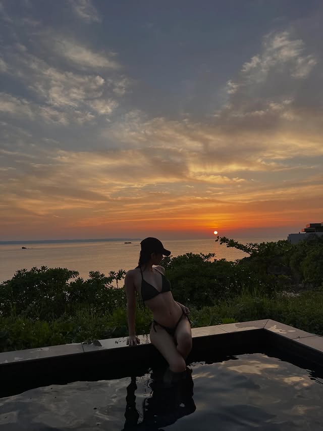 Đ&acirc;y ch&iacute;nh l&agrave; c&ocirc; g&aacute;i gợi cảm nhất đ&ecirc;m giao thừa!- Ảnh 1.