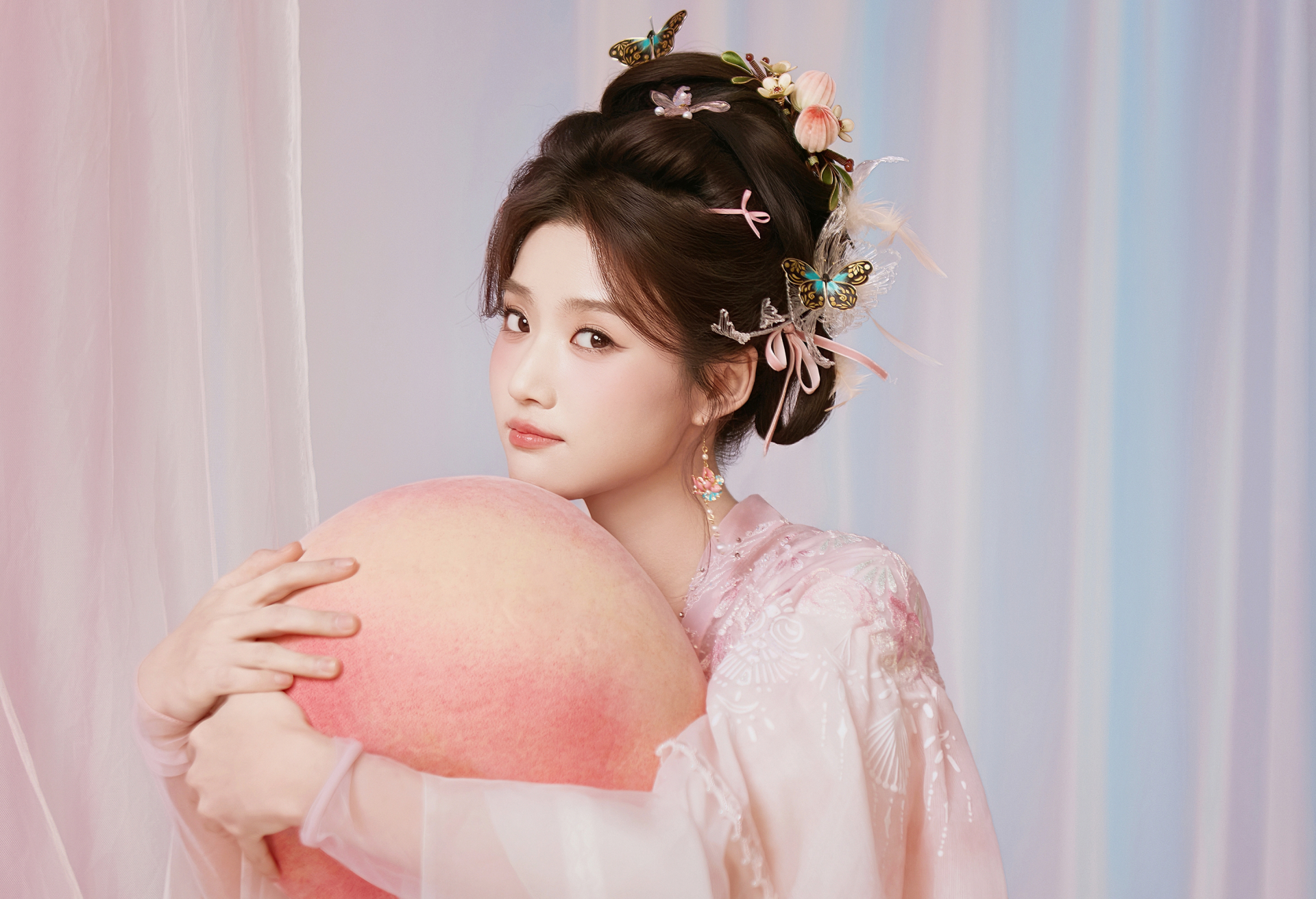 Mỹ nh&acirc;n đẹp nhất Đ&ecirc;m hội giao thừa 2026: Nhan sắc g&acirc;y nghiện cực mạnh, ti&ecirc;n nữ chứ kh&ocirc;ng phải người- Ảnh 5.