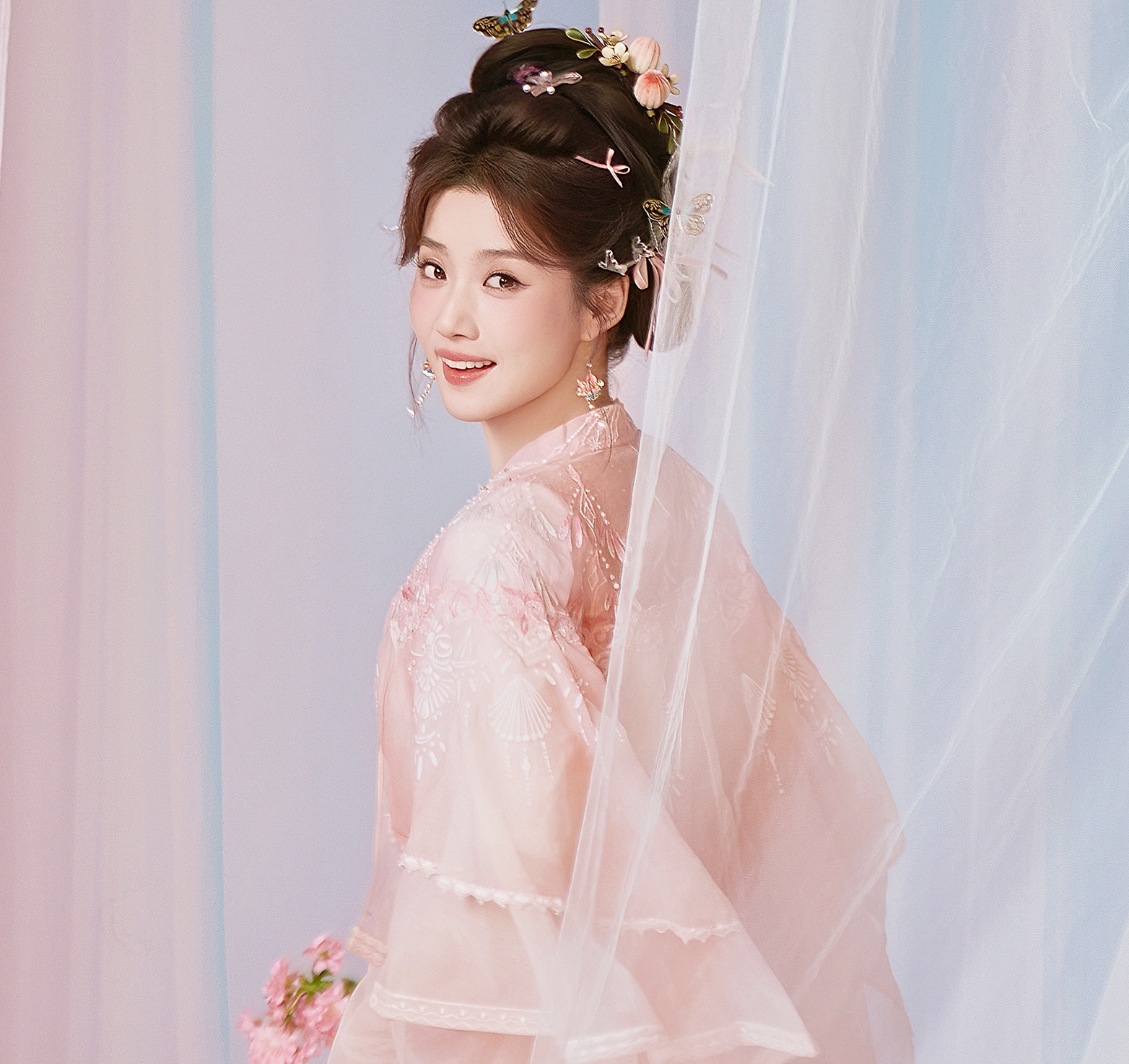 Mỹ nh&acirc;n đẹp nhất Đ&ecirc;m hội giao thừa 2026: Nhan sắc g&acirc;y nghiện cực mạnh, ti&ecirc;n nữ chứ kh&ocirc;ng phải người- Ảnh 12.