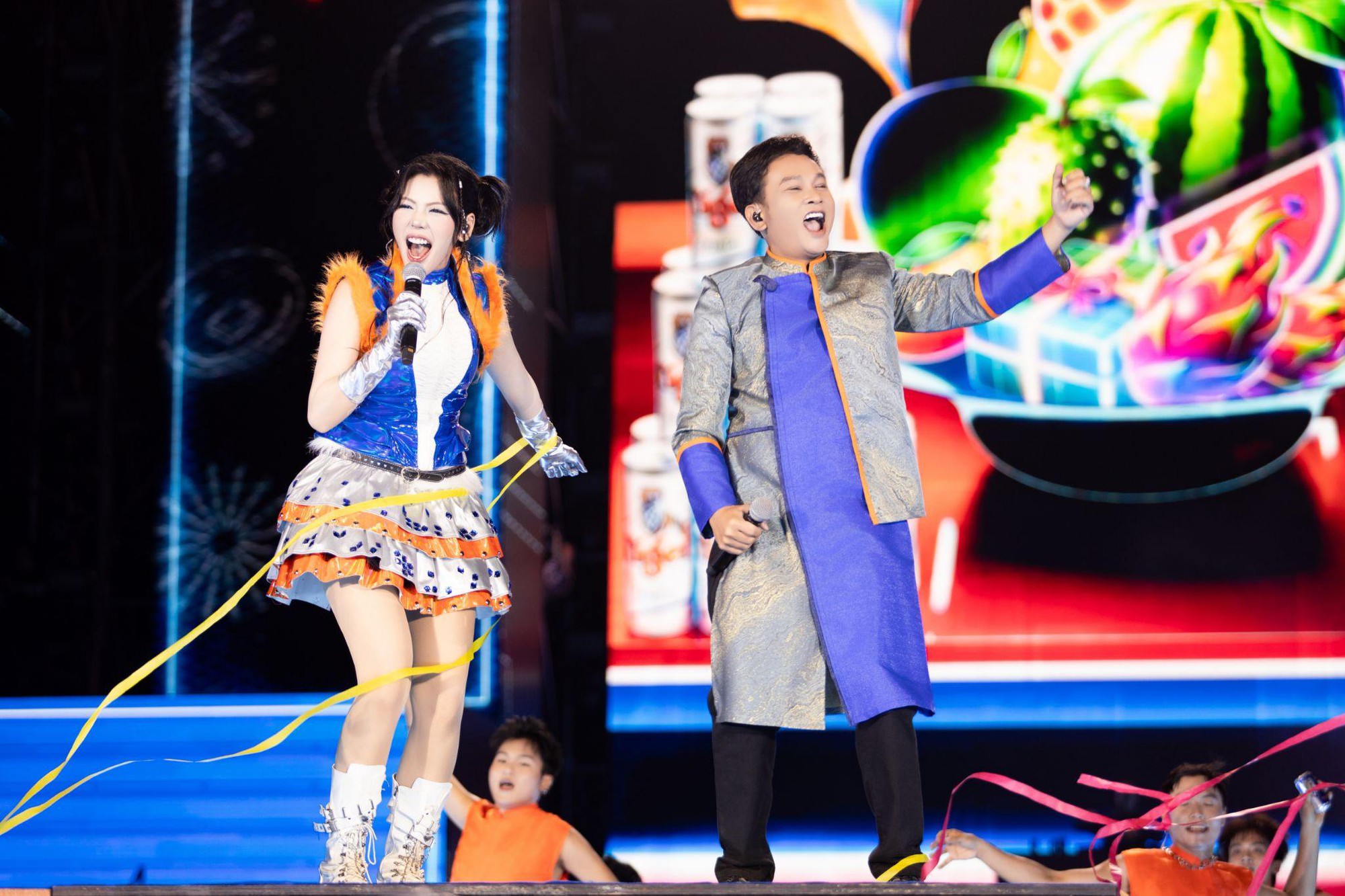 Tọa độ countdown hot bậc nhất TP.HCM: Săn lộc c&ugrave;ng d&agrave;n sao V-biz đ&igrave;nh đ&aacute;m, xem ph&aacute;o hoa c&ugrave;ng m&agrave;n tung liễn Tết khổng lồ- Ảnh 5.