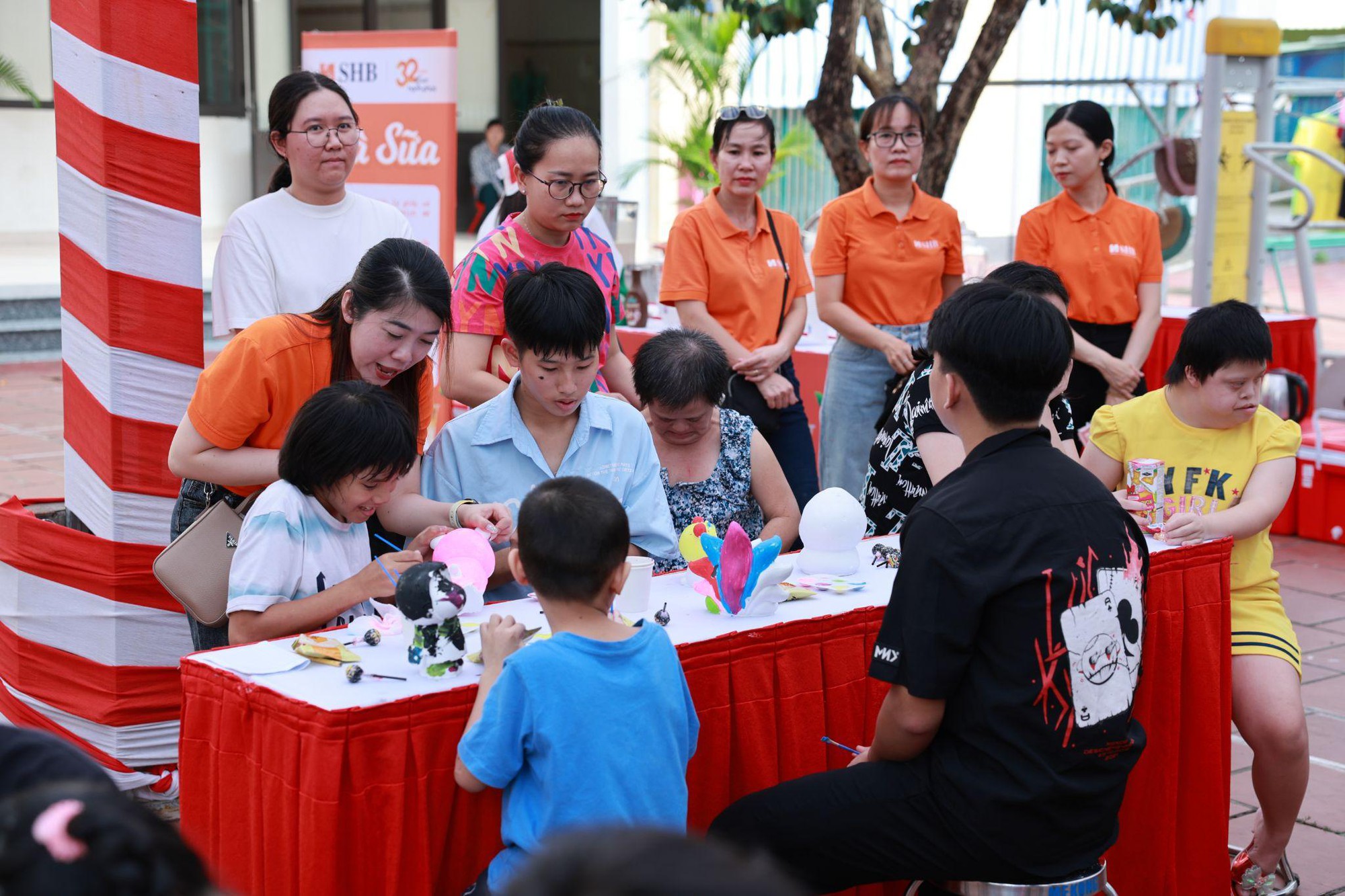 Khi niềm vui được đặt để đ&uacute;ng chỗ, hạnh ph&uacute;c tự khắc trở n&ecirc;n tr&ograve;n đầy- Ảnh 9.